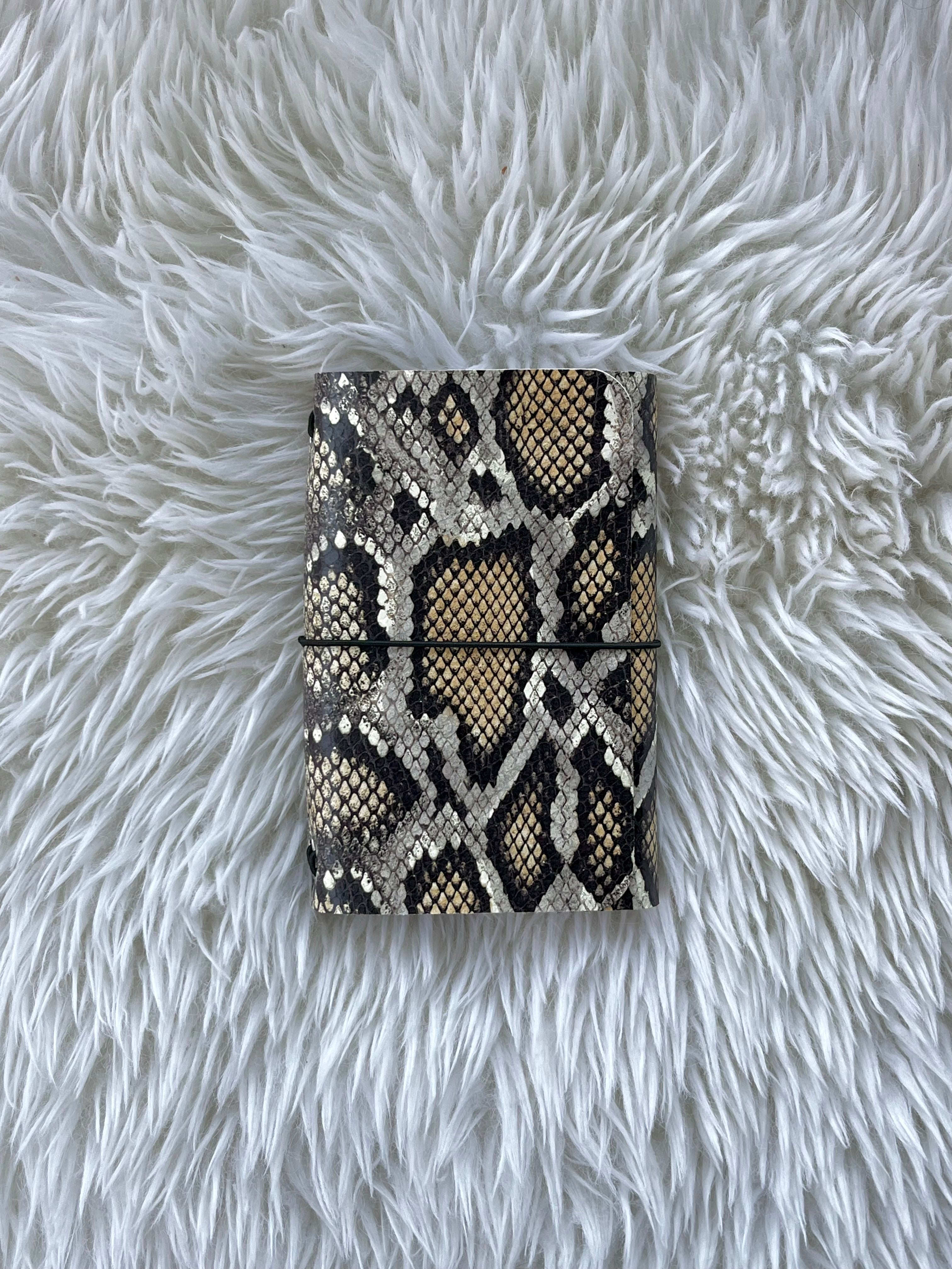 A6 snake print